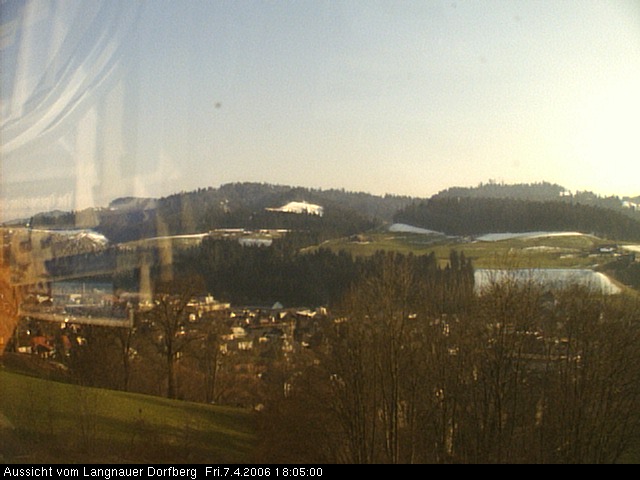 Webcam-Bild: Aussicht vom Dorfberg in Langnau 20060407-180500