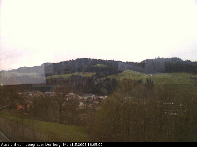 Webcam-Bild: Aussicht vom Dorfberg in Langnau 20060501-160500