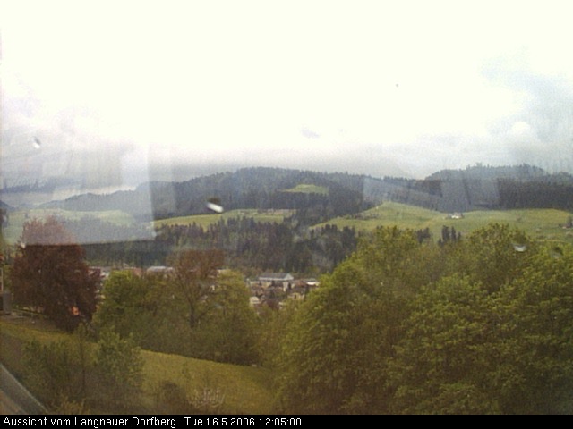 Webcam-Bild: Aussicht vom Dorfberg in Langnau 20060516-120500