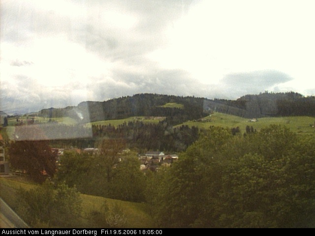 Webcam-Bild: Aussicht vom Dorfberg in Langnau 20060519-180500