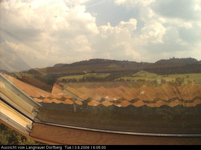Webcam-Bild: Aussicht vom Dorfberg in Langnau 20060613-160500