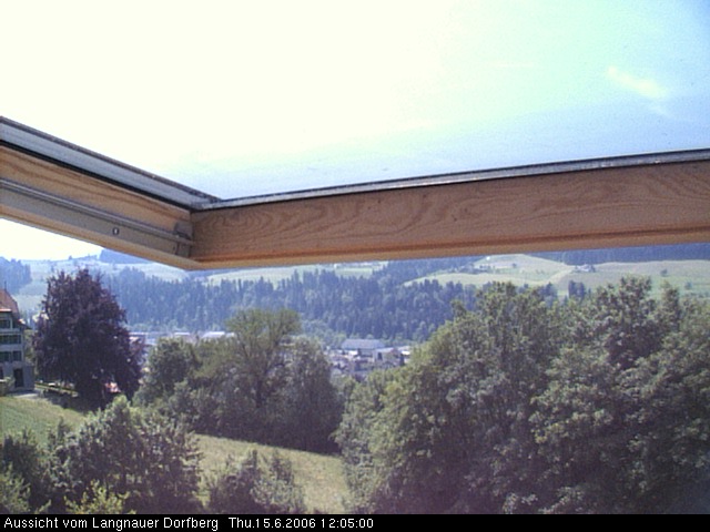 Webcam-Bild: Aussicht vom Dorfberg in Langnau 20060615-120500