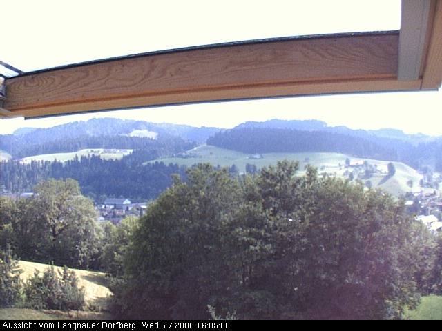 Webcam-Bild: Aussicht vom Dorfberg in Langnau 20060705-160500