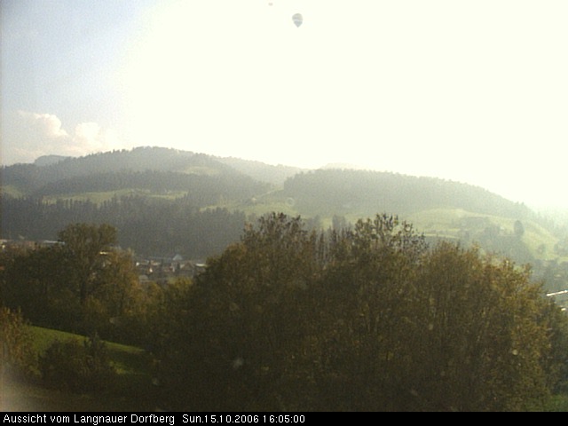 Webcam-Bild: Aussicht vom Dorfberg in Langnau 20061015-160500
