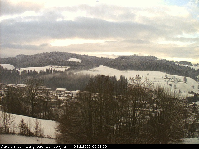 Webcam-Bild: Aussicht vom Dorfberg in Langnau 20061210-090500