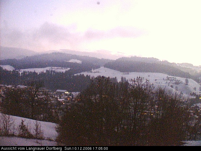Webcam-Bild: Aussicht vom Dorfberg in Langnau 20061210-170500