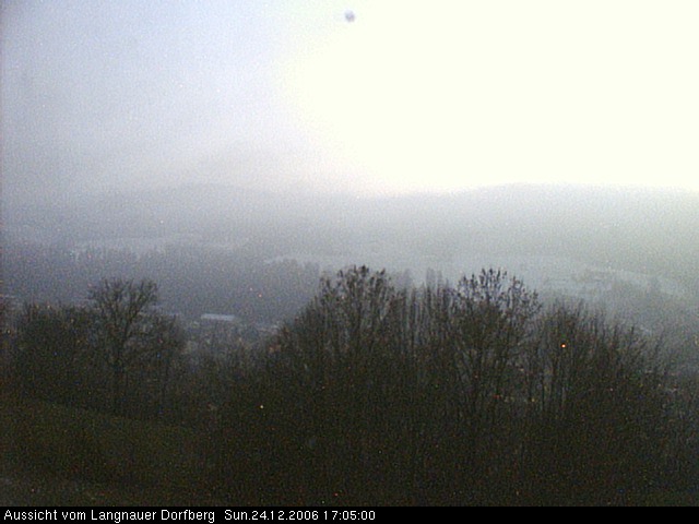 Webcam-Bild: Aussicht vom Dorfberg in Langnau 20061224-170500