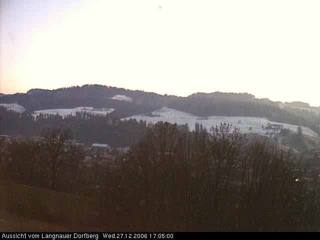 Webcam-Bild: Aussicht vom Dorfberg in Langnau 20061227-170500