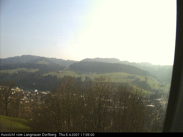 Webcam-Bild: Aussicht vom Dorfberg in Langnau 20070405-170500