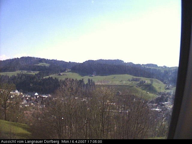 Webcam-Bild: Aussicht vom Dorfberg in Langnau 20070416-170500