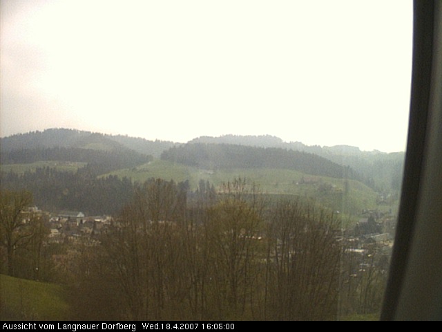 Webcam-Bild: Aussicht vom Dorfberg in Langnau 20070418-160500