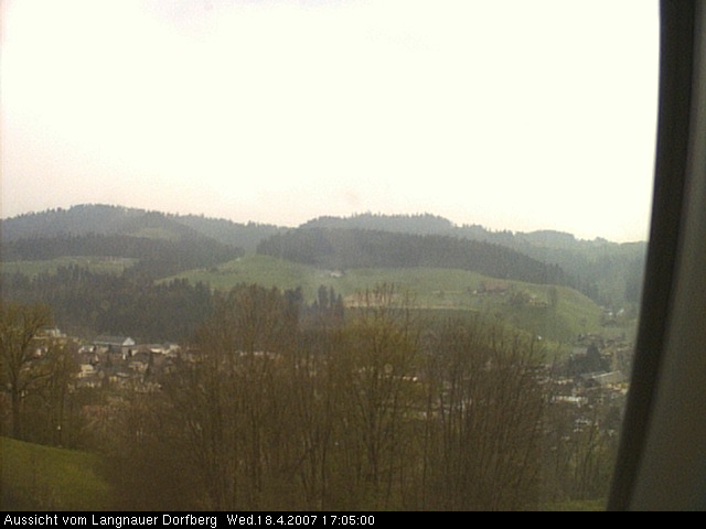 Webcam-Bild: Aussicht vom Dorfberg in Langnau 20070418-170500