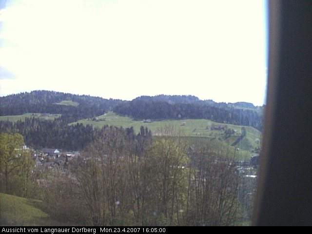Webcam-Bild: Aussicht vom Dorfberg in Langnau 20070423-160500