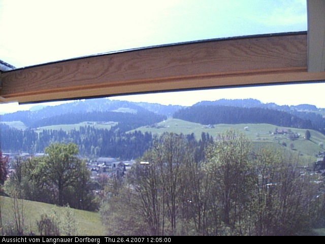 Webcam-Bild: Aussicht vom Dorfberg in Langnau 20070426-120500