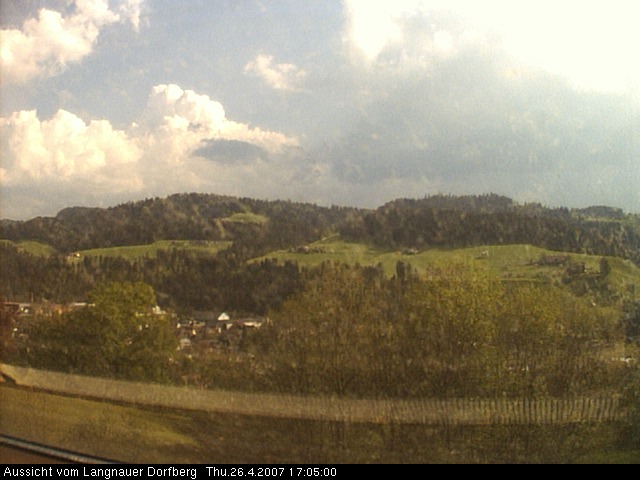 Webcam-Bild: Aussicht vom Dorfberg in Langnau 20070426-170500