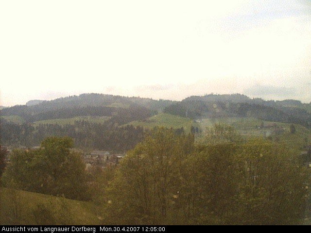 Webcam-Bild: Aussicht vom Dorfberg in Langnau 20070430-120500
