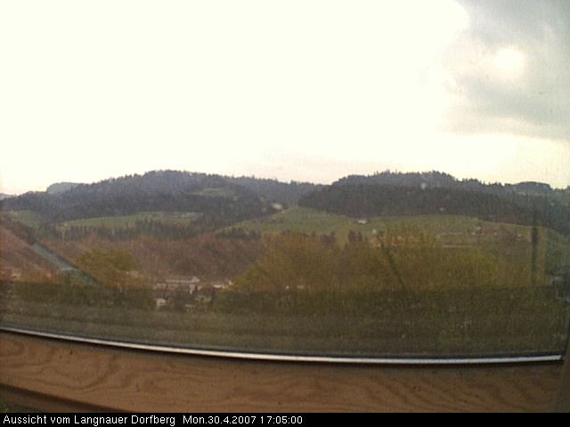 Webcam-Bild: Aussicht vom Dorfberg in Langnau 20070430-170500