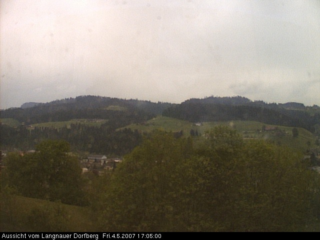 Webcam-Bild: Aussicht vom Dorfberg in Langnau 20070504-170500