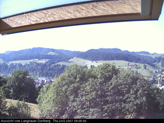 Webcam-Bild: Aussicht vom Dorfberg in Langnau 20070524-090500