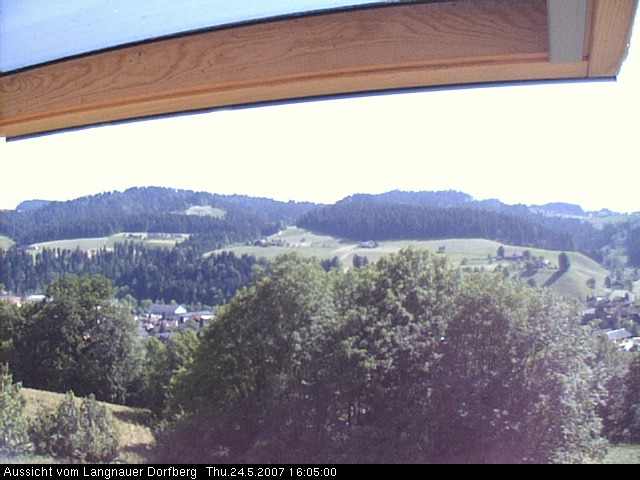 Webcam-Bild: Aussicht vom Dorfberg in Langnau 20070524-160500