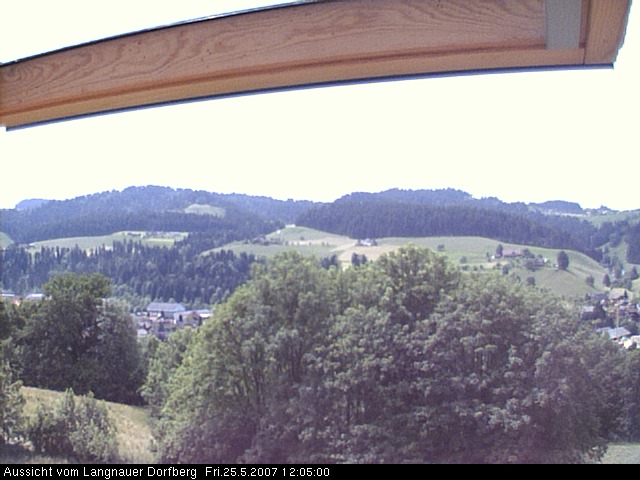 Webcam-Bild: Aussicht vom Dorfberg in Langnau 20070525-120500
