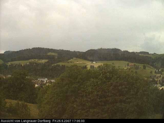 Webcam-Bild: Aussicht vom Dorfberg in Langnau 20070525-170500