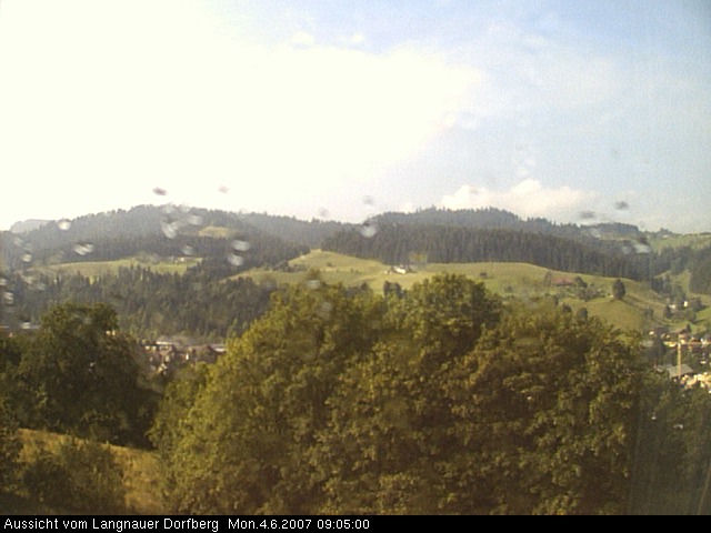 Webcam-Bild: Aussicht vom Dorfberg in Langnau 20070604-090500
