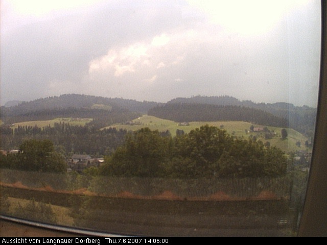Webcam-Bild: Aussicht vom Dorfberg in Langnau 20070607-140500