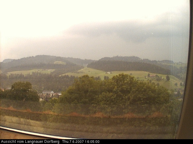 Webcam-Bild: Aussicht vom Dorfberg in Langnau 20070607-160500