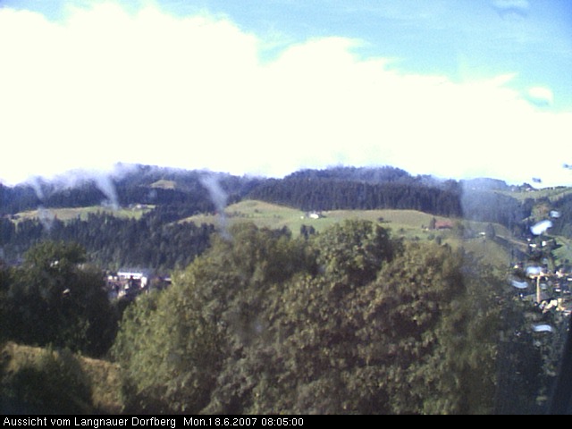 Webcam-Bild: Aussicht vom Dorfberg in Langnau 20070618-080500