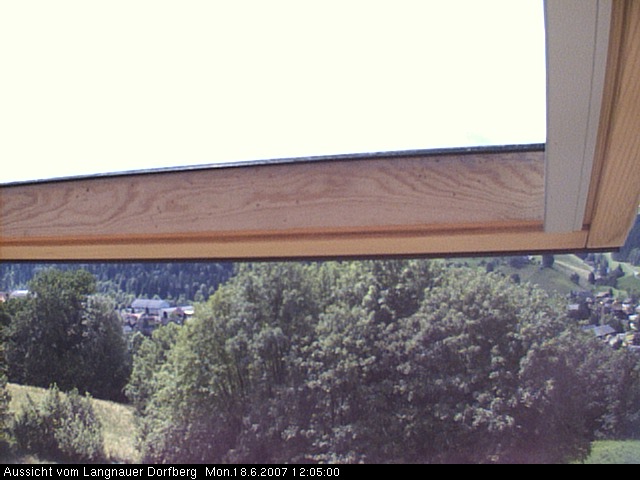 Webcam-Bild: Aussicht vom Dorfberg in Langnau 20070618-120500
