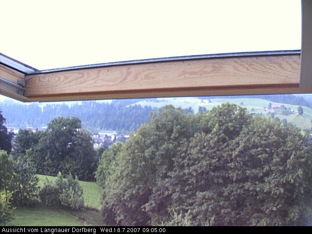 Webcam-Bild: Aussicht vom Dorfberg in Langnau 20070718-090500