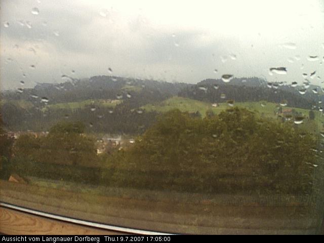 Webcam-Bild: Aussicht vom Dorfberg in Langnau 20070719-170500