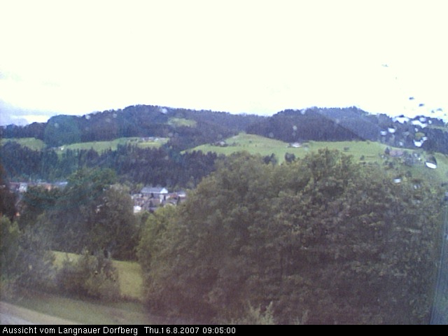 Webcam-Bild: Aussicht vom Dorfberg in Langnau 20070816-090500