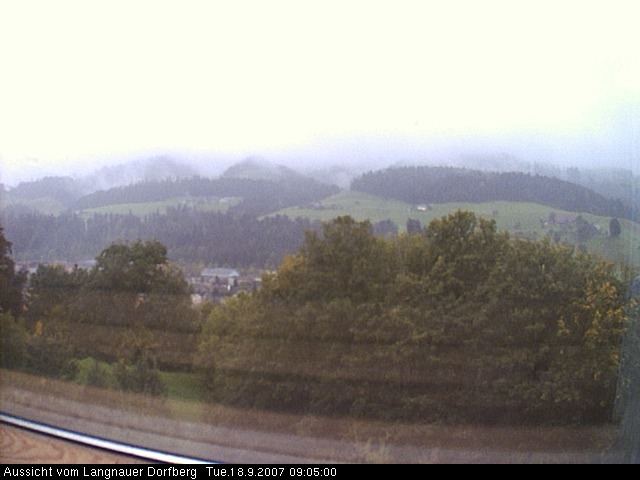 Webcam-Bild: Aussicht vom Dorfberg in Langnau 20070918-090500