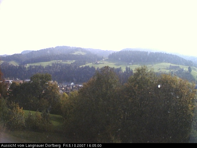 Webcam-Bild: Aussicht vom Dorfberg in Langnau 20071005-160500