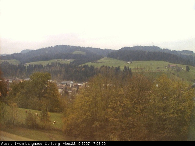 Webcam-Bild: Aussicht vom Dorfberg in Langnau 20071022-170500