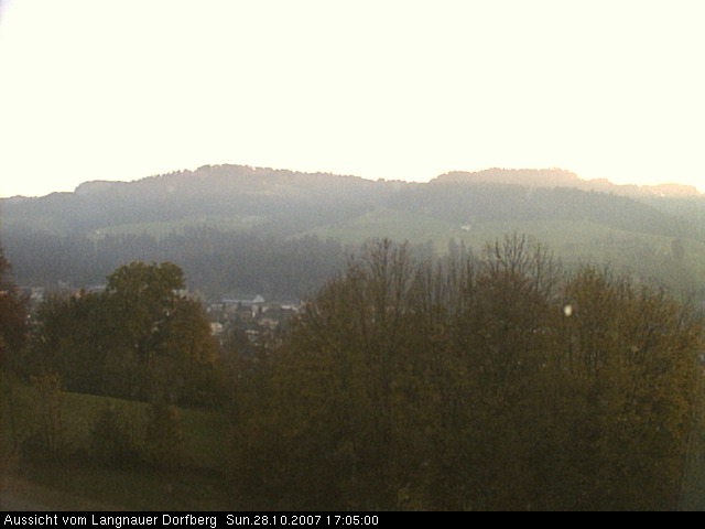 Webcam-Bild: Aussicht vom Dorfberg in Langnau 20071028-170500