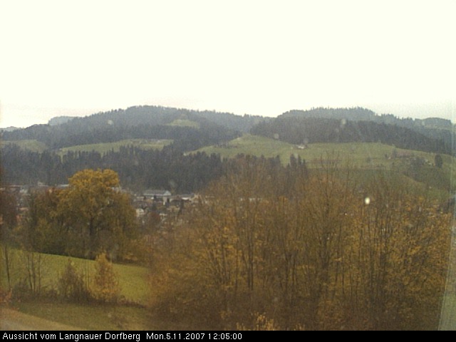 Webcam-Bild: Aussicht vom Dorfberg in Langnau 20071105-120500