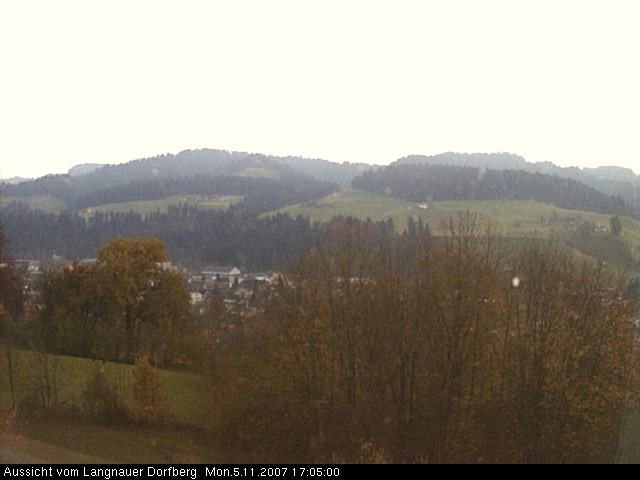 Webcam-Bild: Aussicht vom Dorfberg in Langnau 20071105-170500