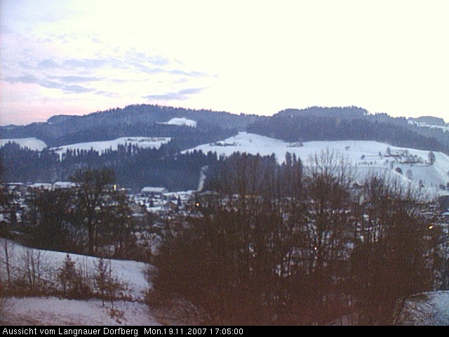Webcam-Bild: Aussicht vom Dorfberg in Langnau 20071119-170500