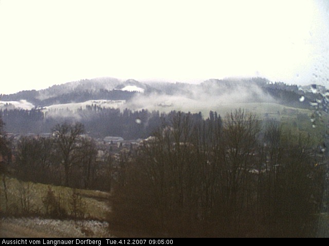 Webcam-Bild: Aussicht vom Dorfberg in Langnau 20071204-090500