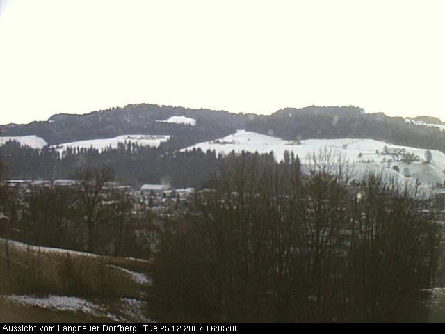 Webcam-Bild: Aussicht vom Dorfberg in Langnau 20071225-160500
