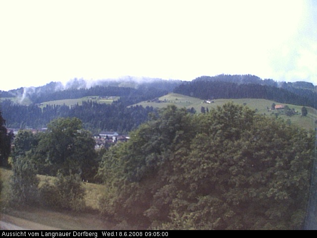 Webcam-Bild: Aussicht vom Dorfberg in Langnau 20080618-090500