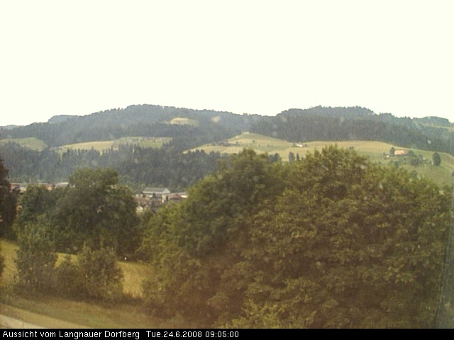 Webcam-Bild: Aussicht vom Dorfberg in Langnau 20080624-090500