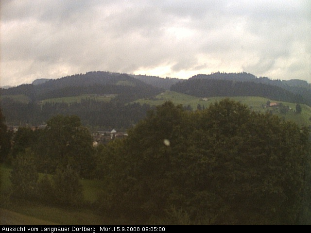 Webcam-Bild: Aussicht vom Dorfberg in Langnau 20080915-090500