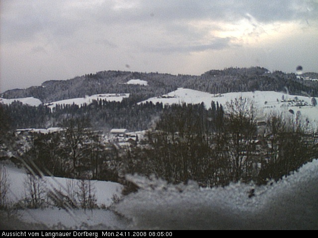 Webcam-Bild: Aussicht vom Dorfberg in Langnau 20081124-080500