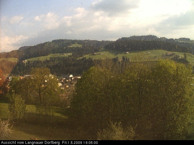 Webcam-Bild: Aussicht vom Dorfberg in Langnau 20090501-180500