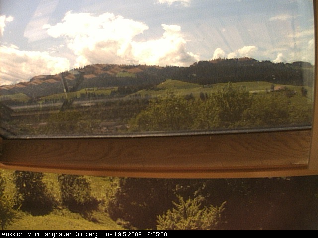 Webcam-Bild: Aussicht vom Dorfberg in Langnau 20090519-120500