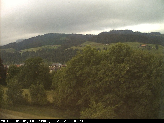 Webcam-Bild: Aussicht vom Dorfberg in Langnau 20090529-090500